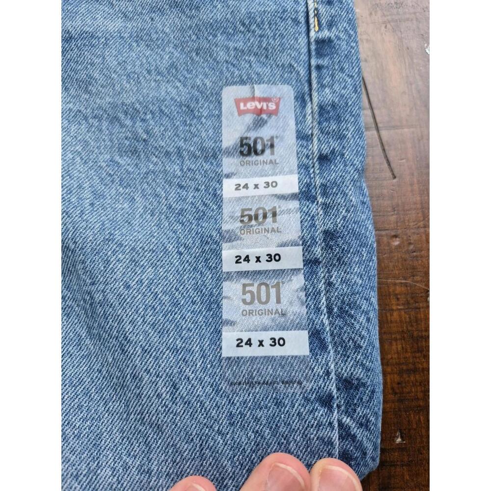 NWT Levis Premium 501 PATCH Straight Jeans 24x30 Womens Button Fly Distress $79 - Picture 9 of 9
